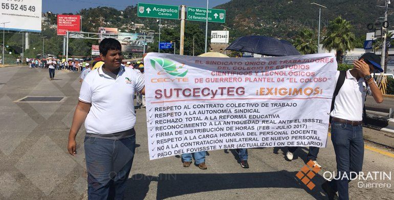 Alumnos y maestros protestan en Acapulco - maestros-acapulco2