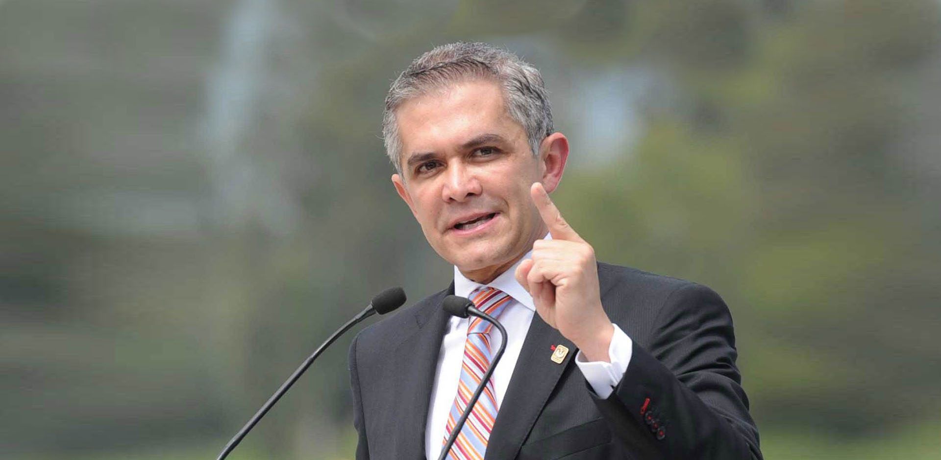 Mancera pide a Dante Delgado evitar “futurismos” en el Frente