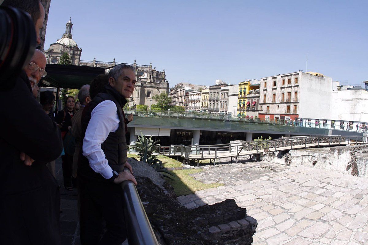 Estrenan vestíbulo en el Templo Mayor - mancera-templo-mayor