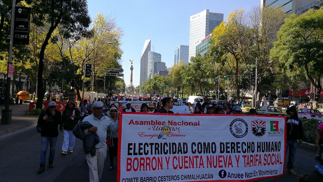 Marcha en Paseo de la Reforma rumbo a Gobernación