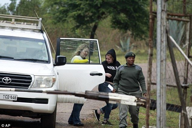 Liberan a periodista detenida por insultar a presidente de Zimbabue - martha-odonavan-zimbabue
