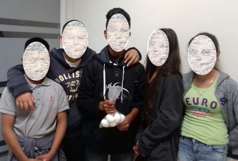 Detienen a 259 jóvenes por lanzar huevos en Durango - menores-huevos-durango