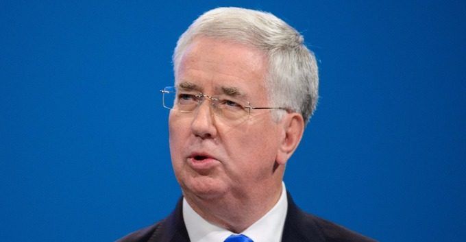 Renuncia ministro de Defensa británico por acusaciones de abuso sexual