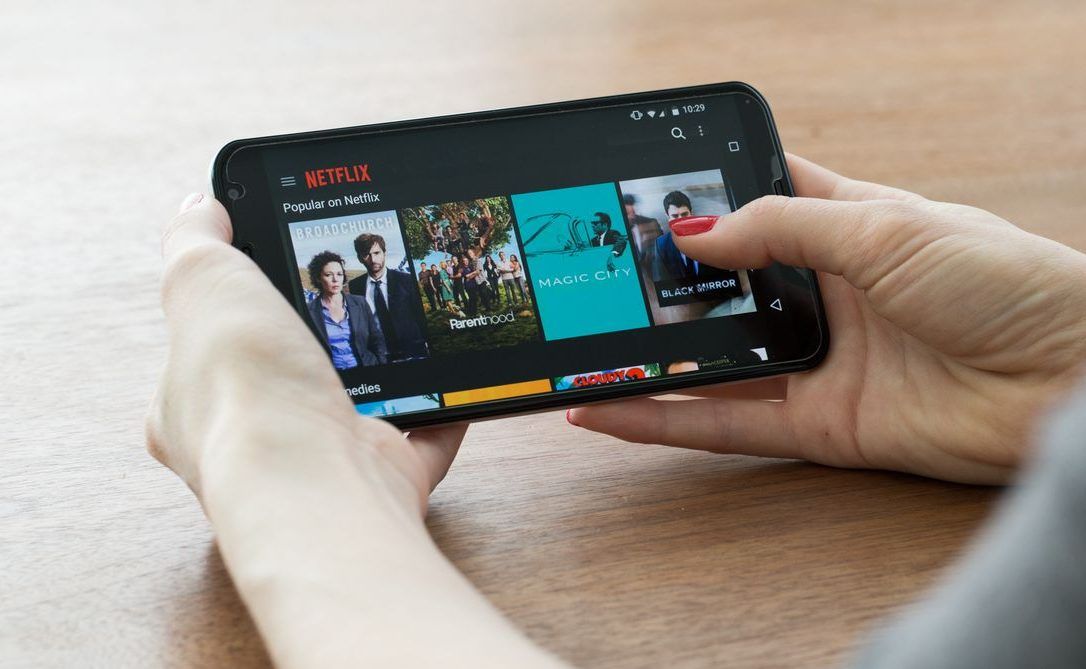 Mexicanos podrán pagar Netflix en factura de AT&T