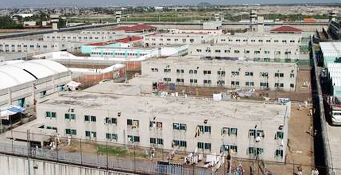 Trasladan a 30 reos de Neza-Bordo a distintos centros penitenciarios - penal-neza-bordo