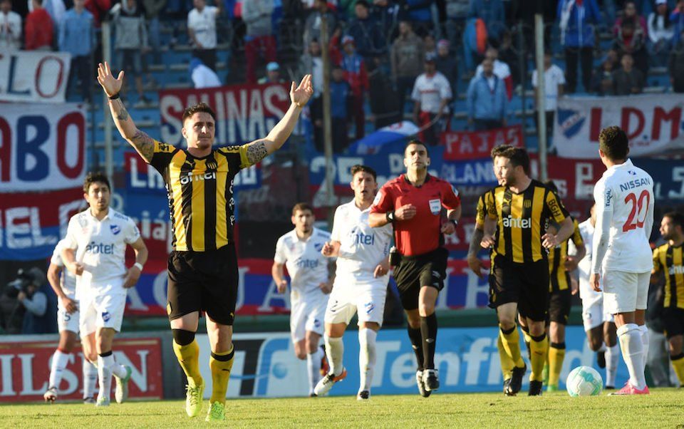 Futbolistas podrán abandonar equipos que retrasen pago de salarios - peñarol