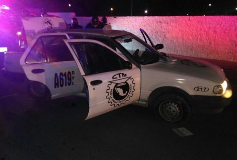 Hallan cadáver en cajuela de taxi robado tras persecución en Durango