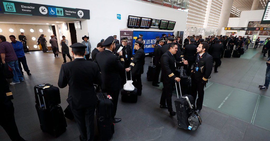 Pilotos de Aeroméxico acuerdan aplazar huelga - pilotos-paro-3-e1512053824716