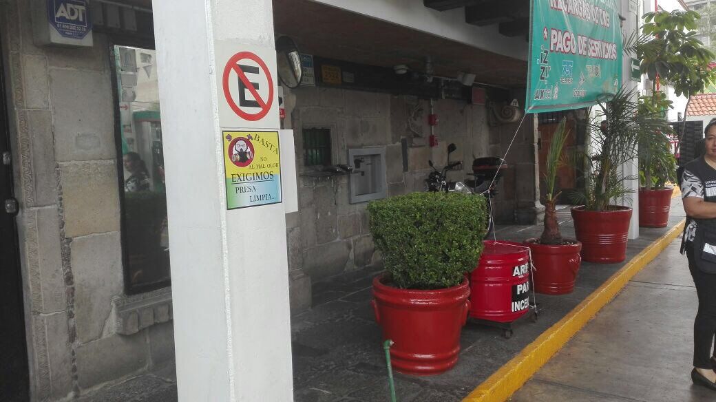 Vecinos de Tecamachalco y La Herradura se quejan de fétidos olores