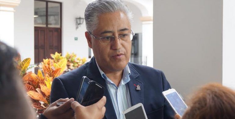 Otorgan amparo a rector de la UAEM y su esposa