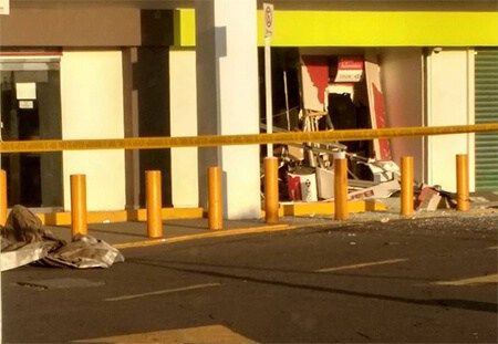 Roban y queman cajeros en Ecatepec