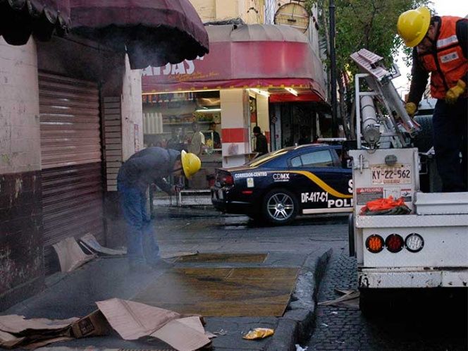 Trabajador y mujer reciben descarga eléctrica en el Centro