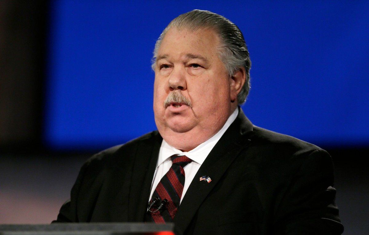 Exmiembro de la campaña Trump retira postulación a cargo ministerial - sam-clovis