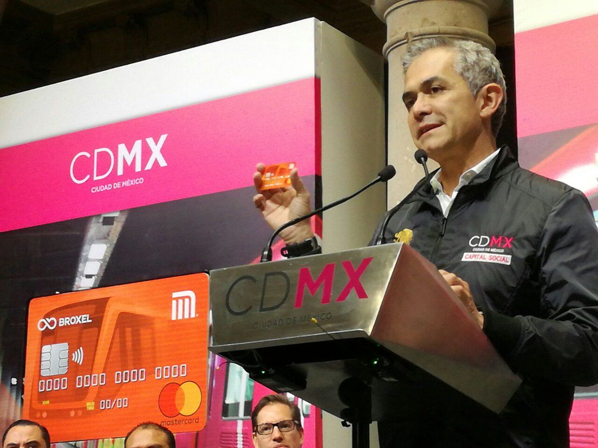 Mancera respetará destitución de delegado de Venustiano Carranza - tarjeta-metro-mancera