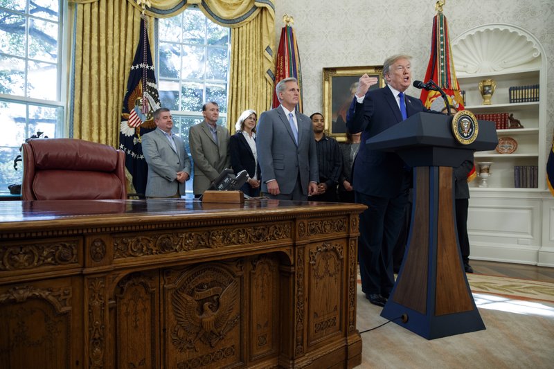 Empresa valuada en 100 mil mdd vuelve a Estados Unidos - trump-broadcom