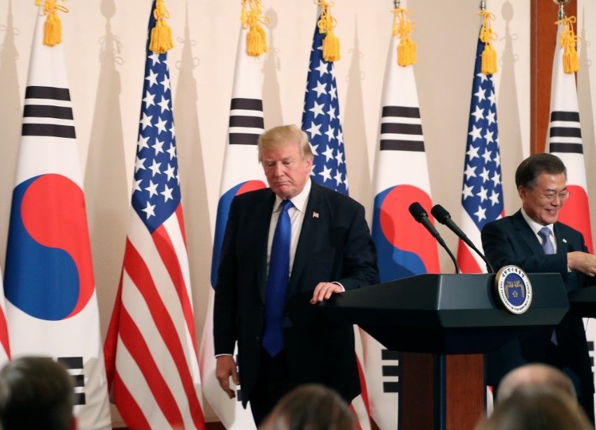 Trump invita a Pyongyang a “venir a la mesa” y “llegar a un acuerdo” - trump-corea-del-sur2