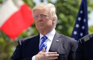Trump conmemora el Día de los Veteranos