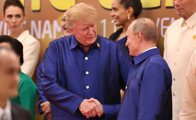 #Video Putin y Trump estrechan manos e intercambian palabras en Vietnam
