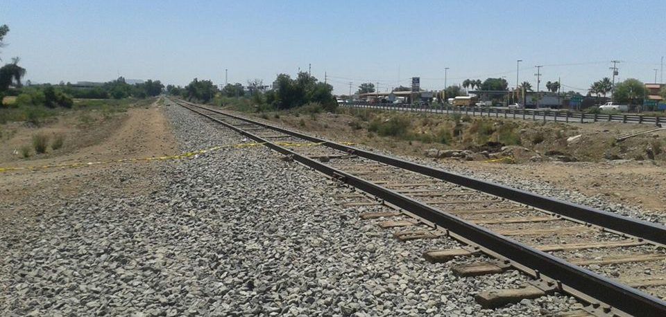 Descarrila tren en Sonora por choque con camión