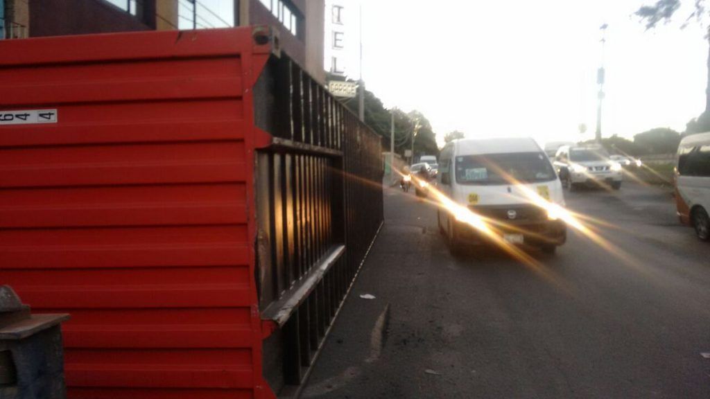 Volcadura afecta tránsito en Zaragoza - volcadura-zaragoza2-1024x576