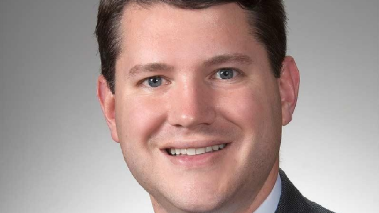 Congresista republicano homófobo dimite tras ser sorprendido con otro hombre