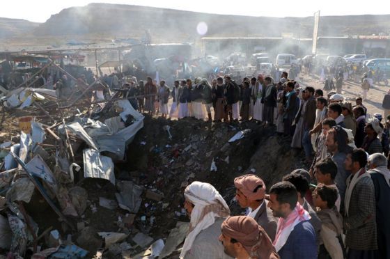 Ataque aéreo saudita deja al menos 26 muertos en Yemen