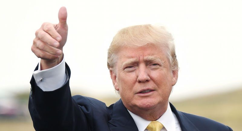 #Video Trump se cuela a fiesta en Mar-a-Lago otra vez