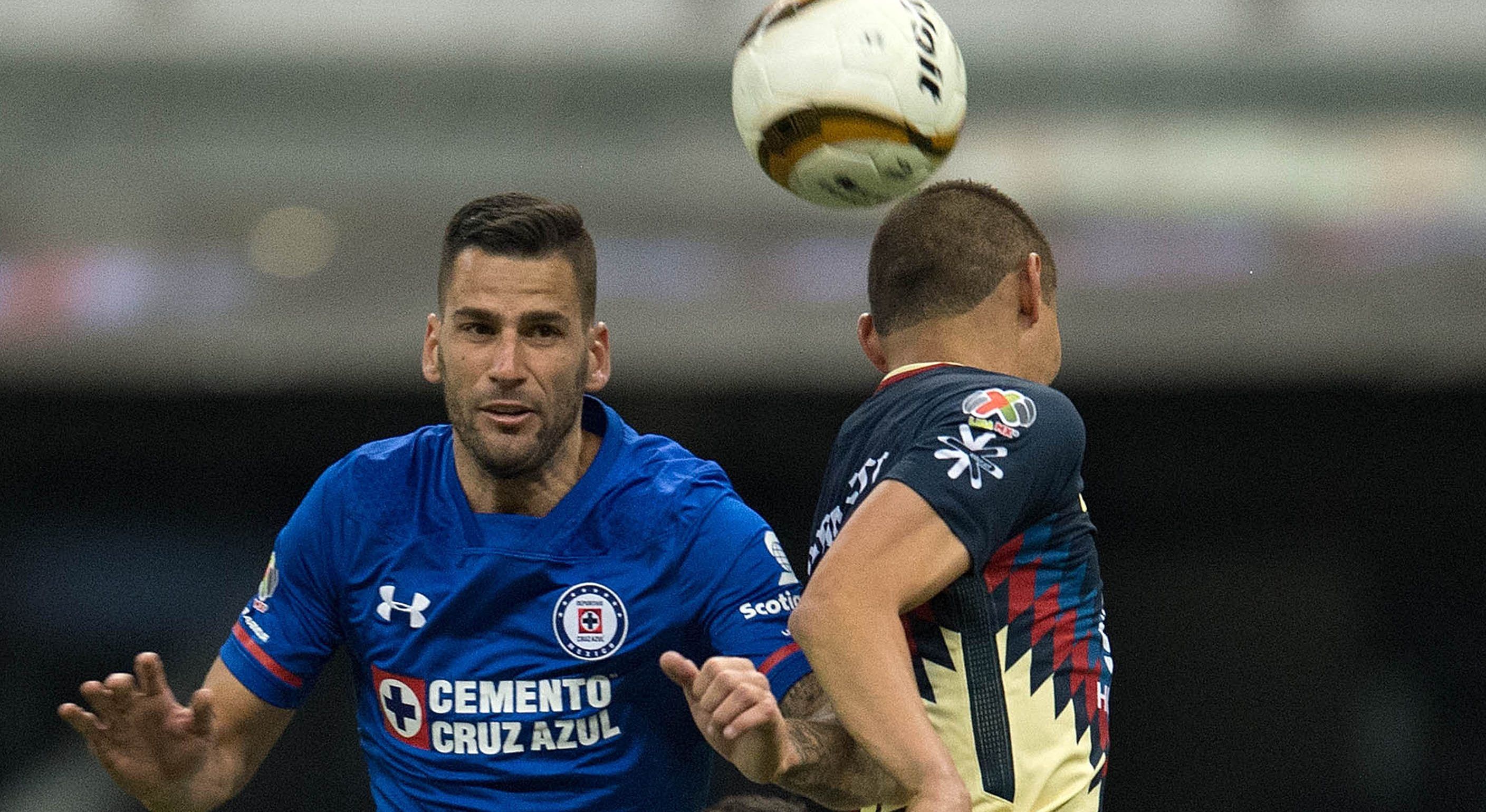 Sancionan seis partidos a Edgar Méndez por escupir a jugador