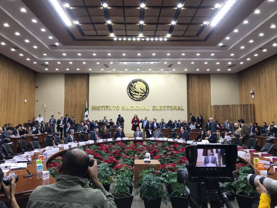 Desecha INE prohibición de spots del PAN Desecha INE prohibición de spots del PAN