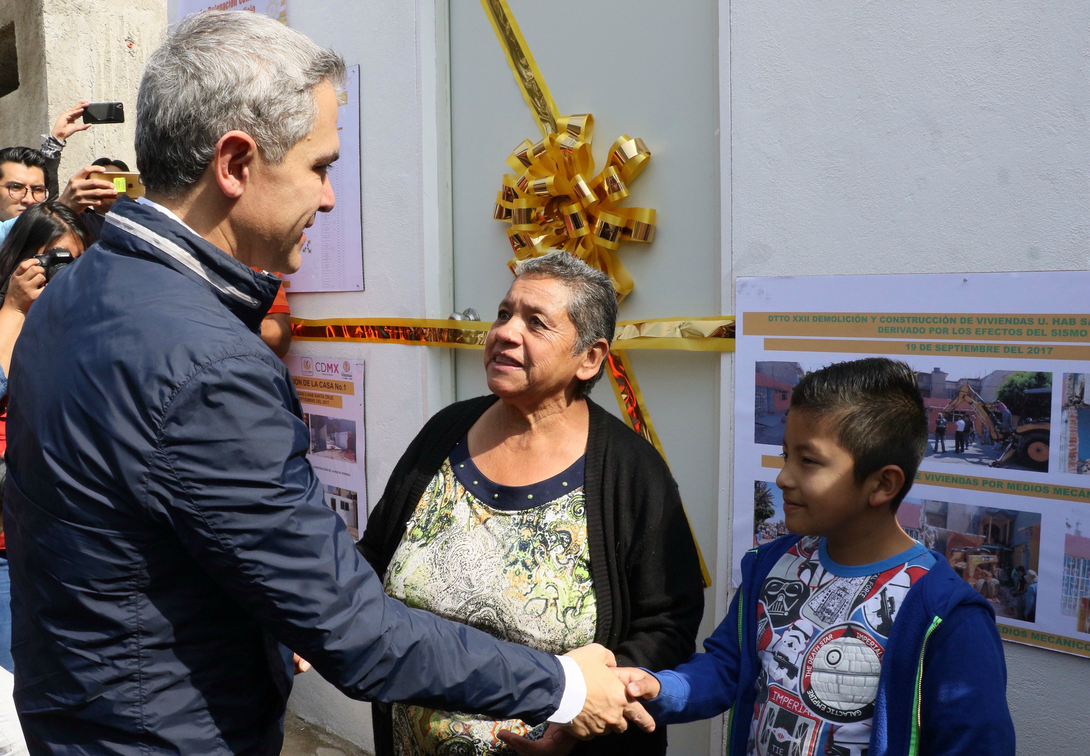 Entregan primera casa antisísmica en Iztapalapa