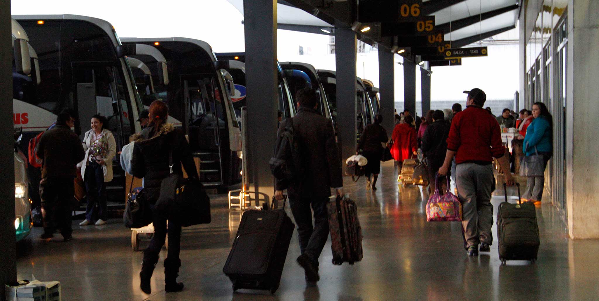 Otorgarán descuentos a a maestros y estudiantes en autotransporte y ferrocarriles