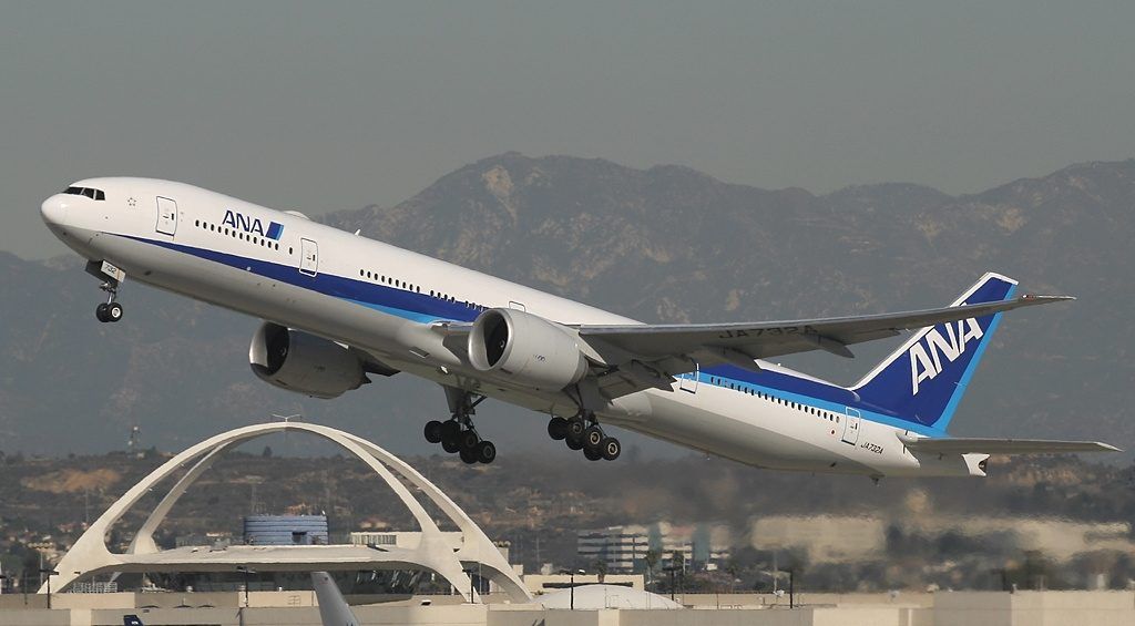 Avión regresa a LA tras cuatro horas de vuelo por pasajero no autorizado