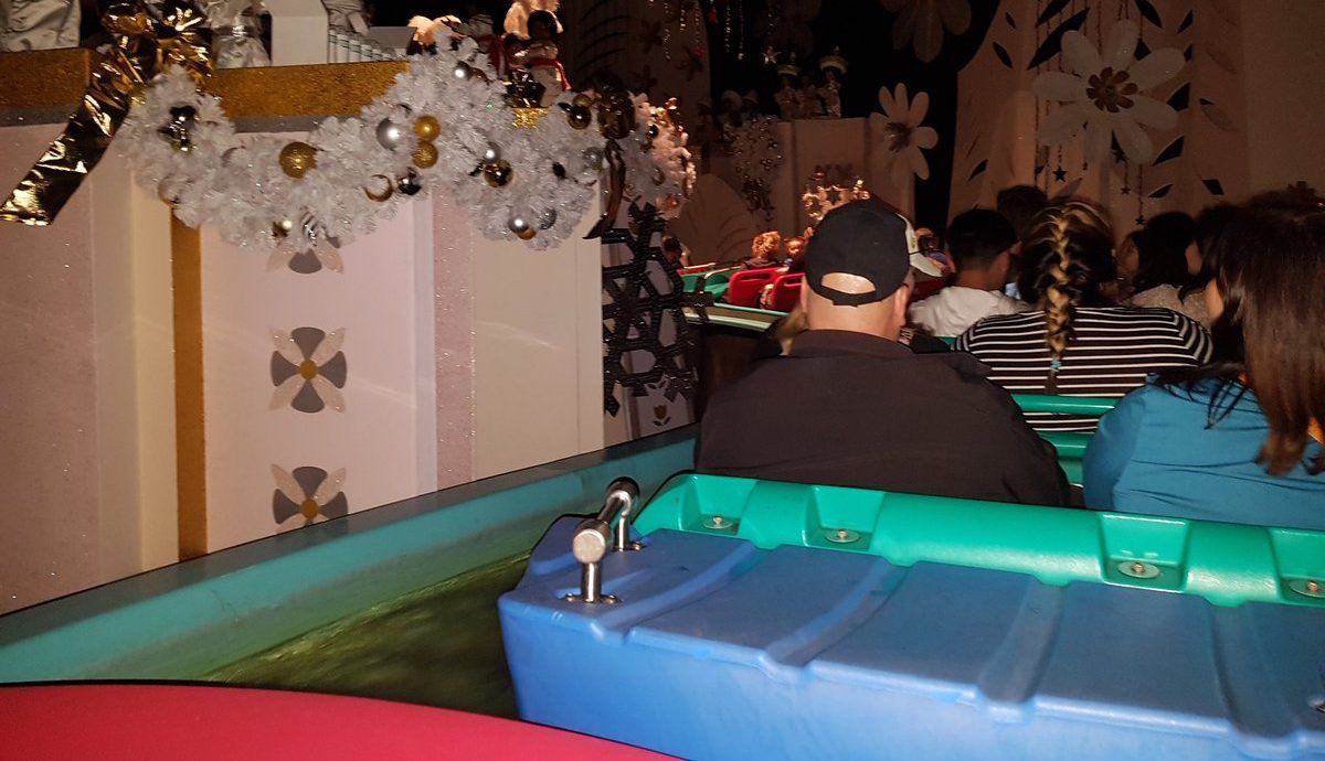 Apagón en Disneyland de California afecta juegos mecánicos