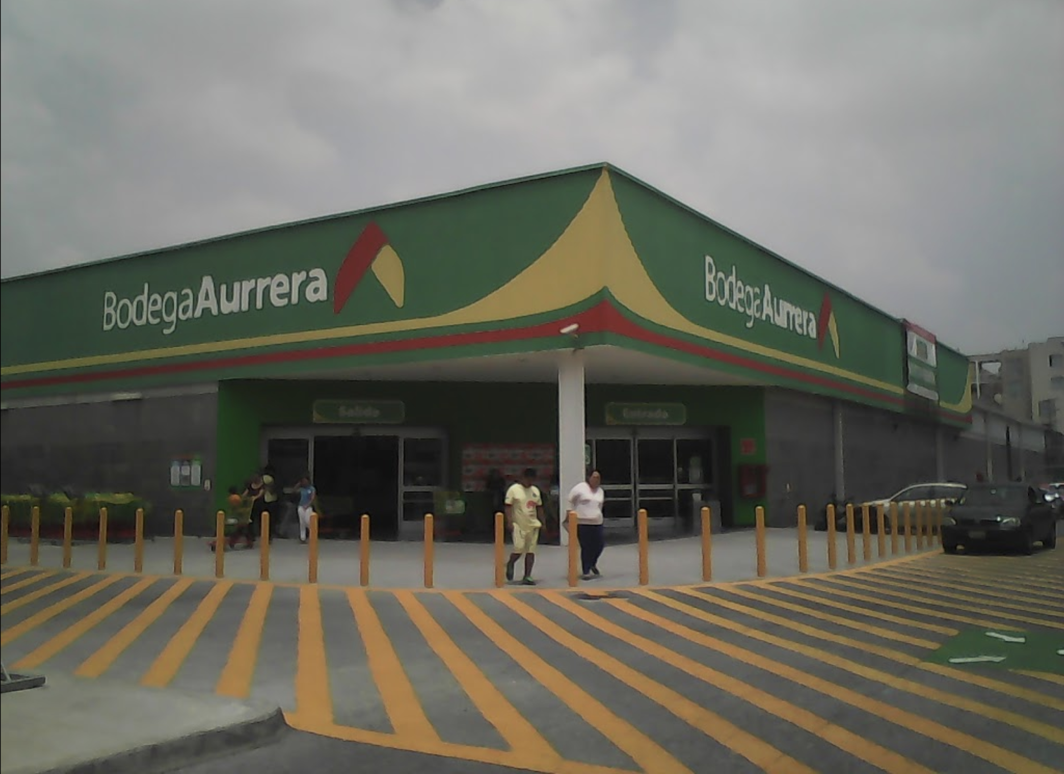 Detienen a hombre que robó chocolates en Aurrerá de Venustiano Carranza