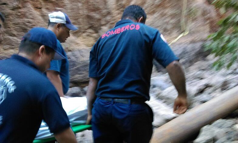 Muere mujer tras intentar tomarse selfie y caer a río en Aguascalientes