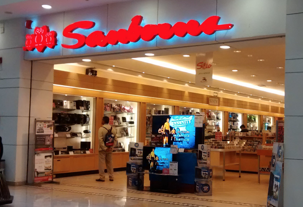 Detienen a mujer por robo a Sanborns en Coacalco