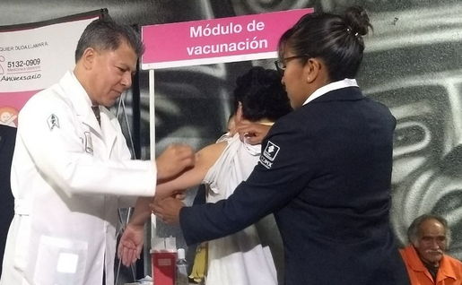 Intensifican vacunación contra influenza en la Ciudad de México