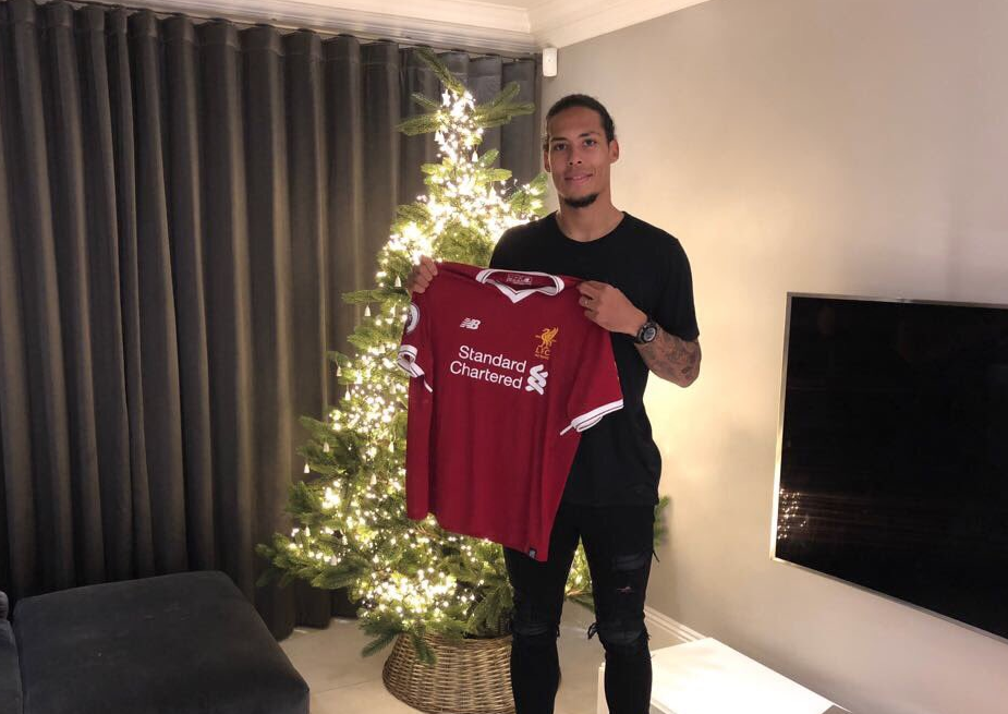 Liverpool contrata al defensa más caro de la historia