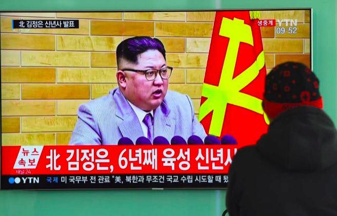 Kim Jong-un asegura tener un botón nuclear sobre su escritorio