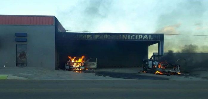 Ataque a comandancia en Chihuahua deja un policía muerto