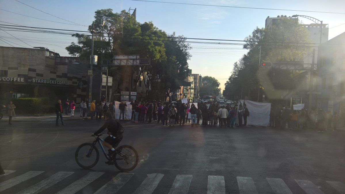 Reabren circulación vehicular en Eje 3 Sur tras manifestación
