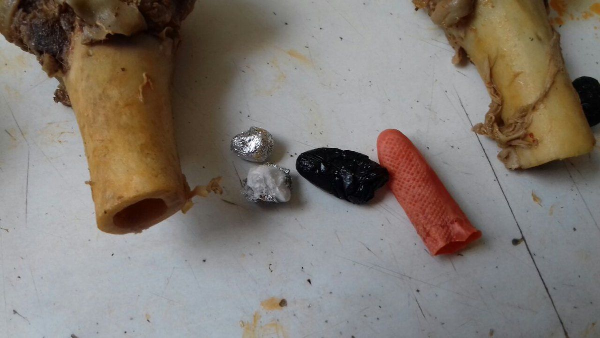 Mujer intenta meter cocaína a penal de Aguascalientes en huesos