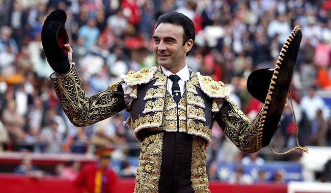 Enrique Ponce donará entradas de corrida a damnificados por sismo