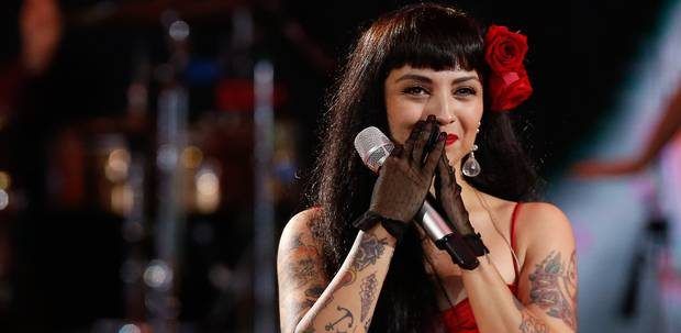 Mon Laferte anuncia su retiro de los escenarios