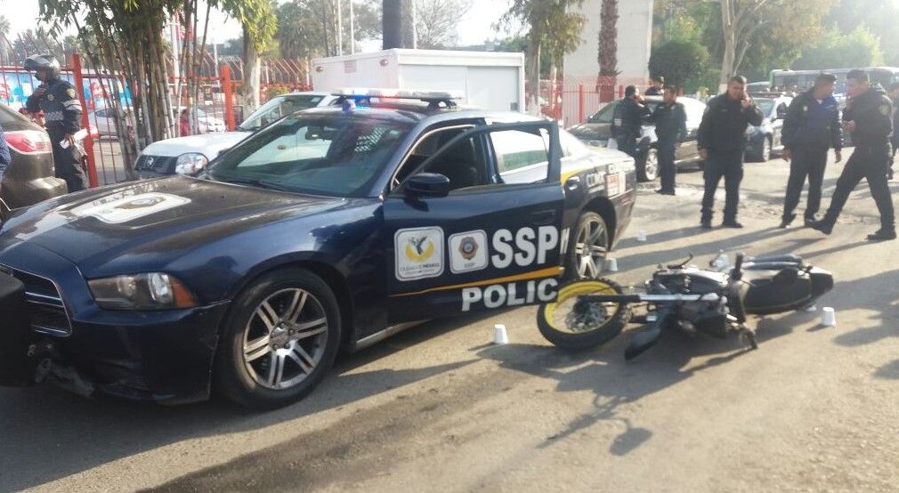 Asaltan a hombre custodiado por policías en sucursal bancaria de la GAM