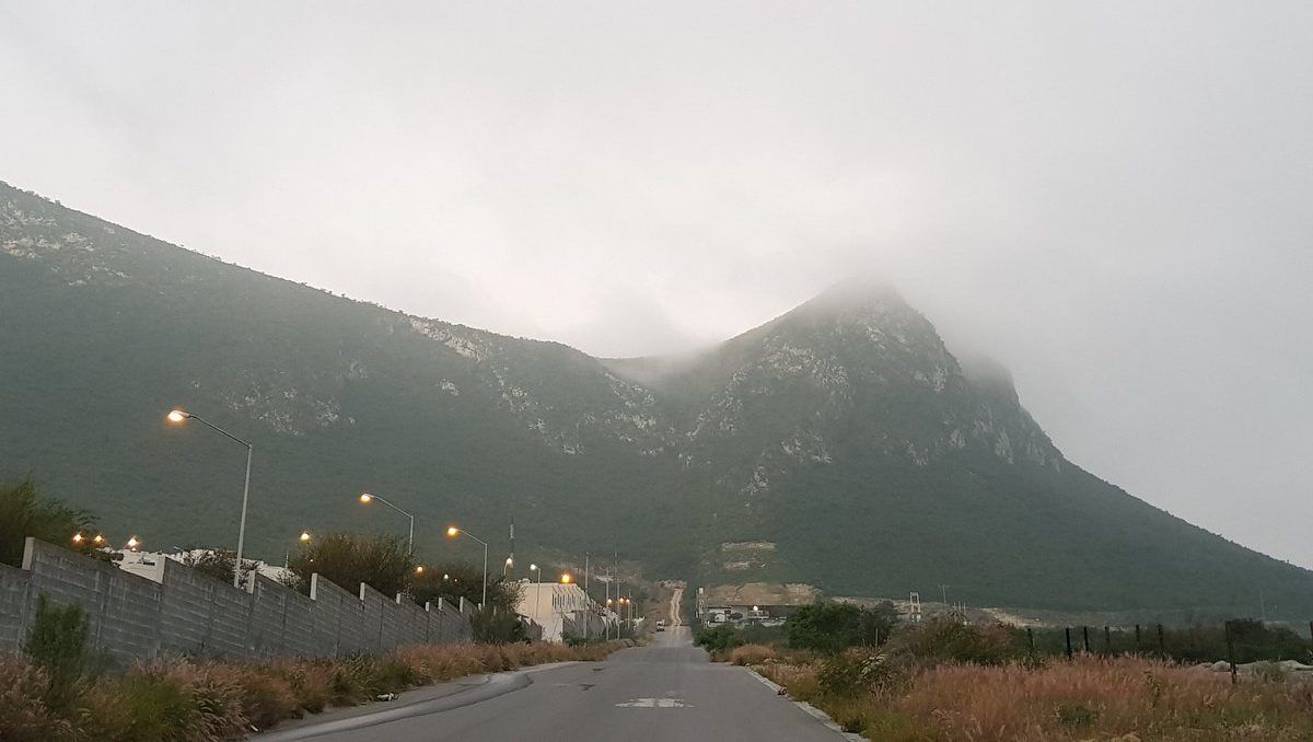 Rescatan a 32 excursionistas en cerro de Topo Chico