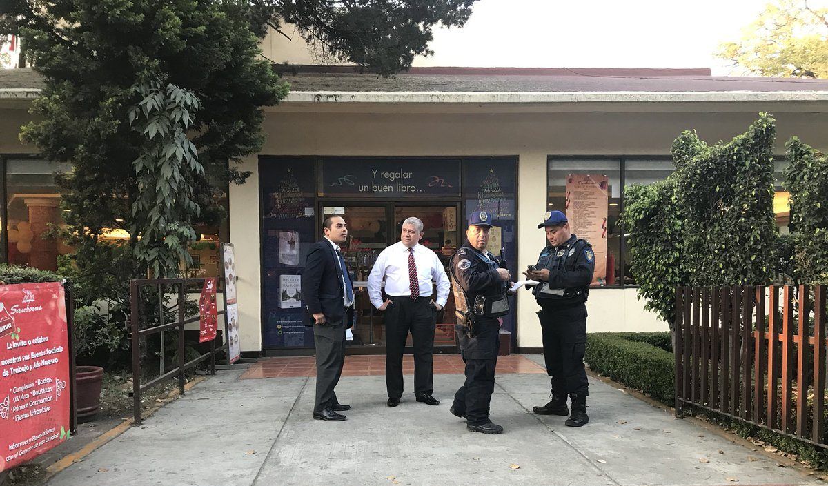 Asaltan Sanborns en Álvaro Obregón