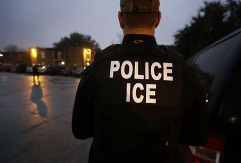 Hombre asesina a su novia con espada japonesa en Houston