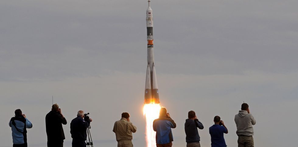 Soyuz despega con tres tripulantes rumbo a la EEI Soyuz despega con tres tripulantes rumbo a la EEI