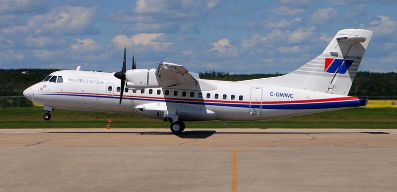 Avión se estrella en Canadá con 25 a bordo